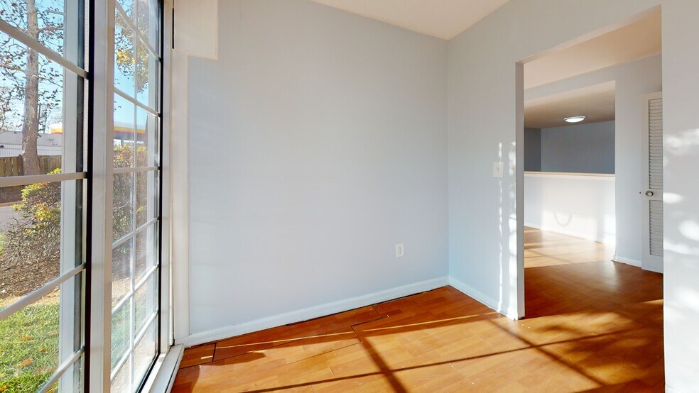 More Photos Of 4600 Duke St, Alexandria Apartments For Sale