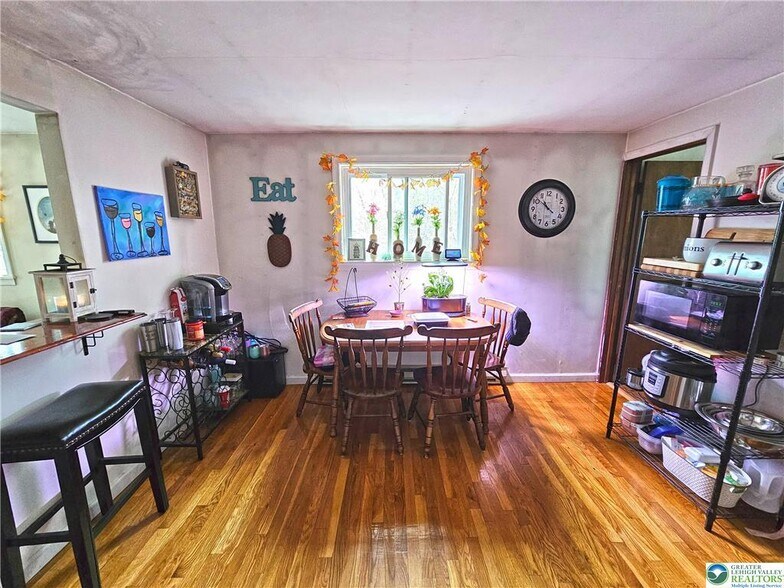More Photos Of 1463 Limeport Pike, Coopersburg Restaurant For Sale