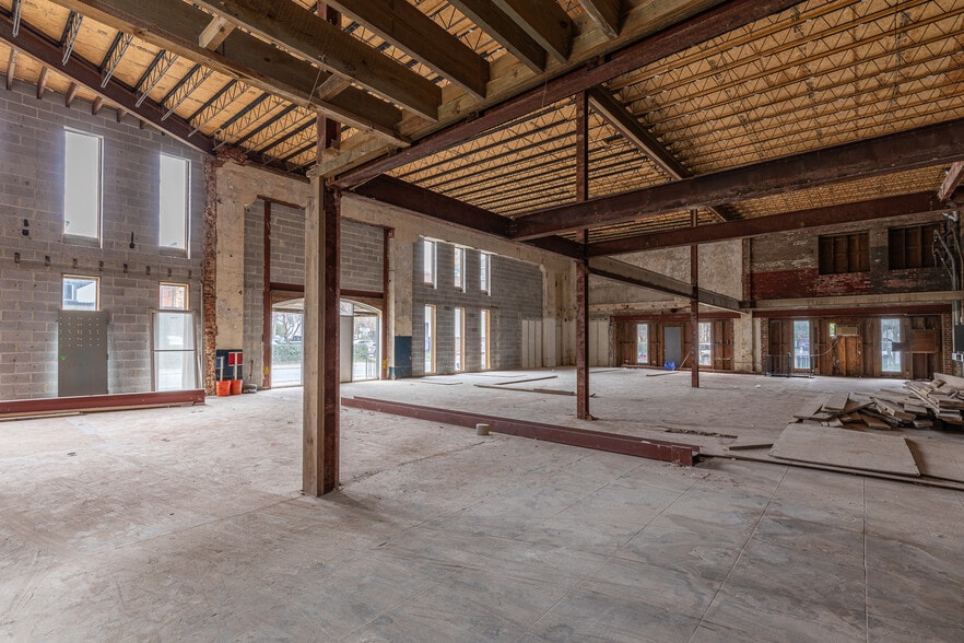 More Photos Of 144 Drayton St, Savannah Restaurant For Lease