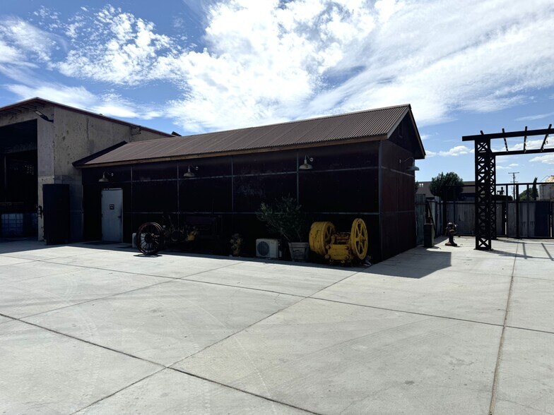 More Photos Of 22092 US Highway 18, Apple Valley Freestanding For Sale