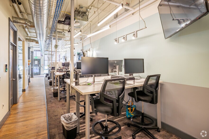 More Photos Of 1601 17th St, Denver Office For Sale