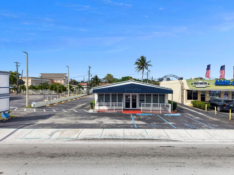 More Photos Of 9601 SW 40th St, Miami Medical For Lease