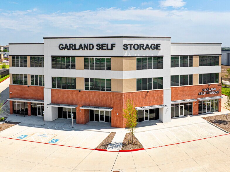More Photos Of 6330 President George Bush hwy, Garland Self Storage For Lease