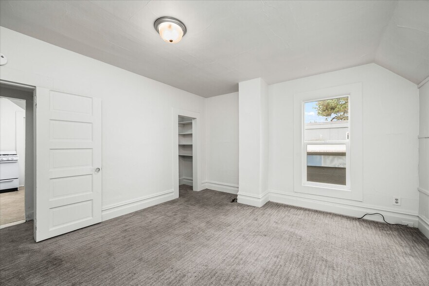 More Photos Of 527 Monroe St, Eugene Apartments For Sale