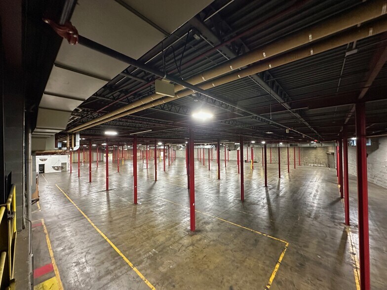 More Photos Of 26 Sears Way, West Springfield Distribution For Sale