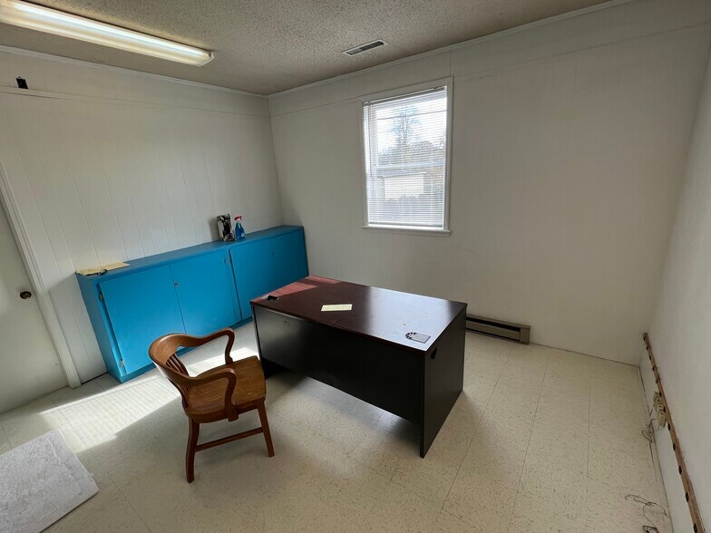 More Photos Of 353 Harwood St, Albemarle Light Distribution For Sale