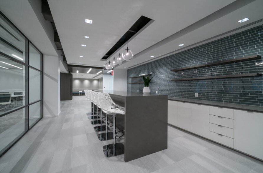 More Photos Of 2300 Clarendon Blvd, Arlington Office For Lease