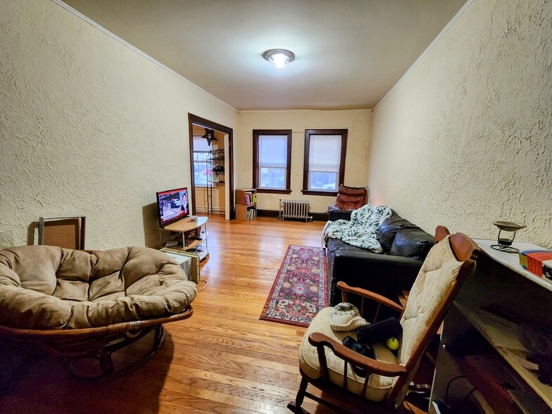 More Photos Of 1027 E Center St, Milwaukee Apartments For Sale