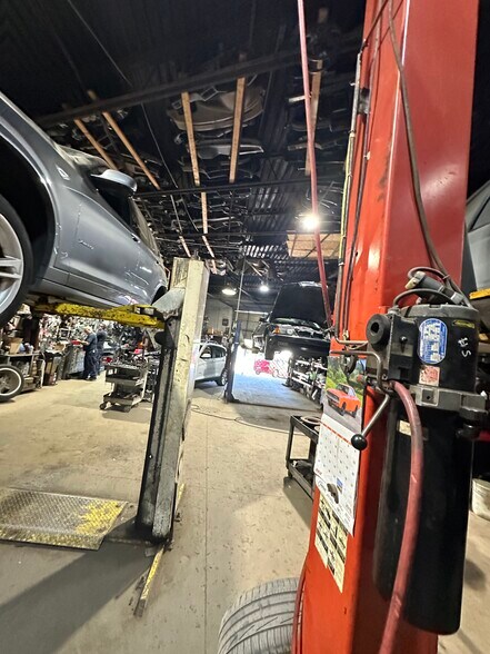 More Photos Of 5431 E Davison St, Detroit Warehouse For Sale