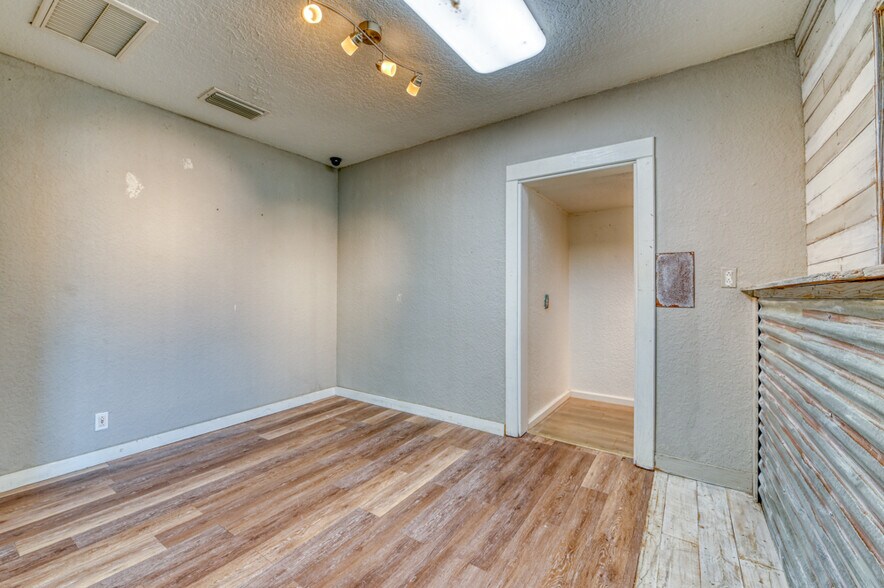 More Photos Of 1328 3rd St N, Jacksonville Beach Office For Lease