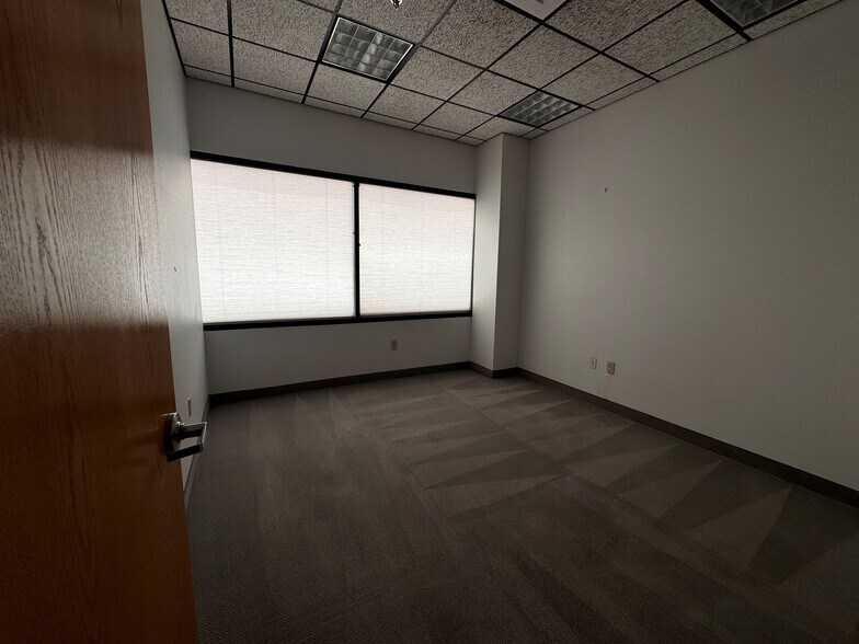 More Photos Of 1100 E Bridger Ave, Las Vegas Office For Lease