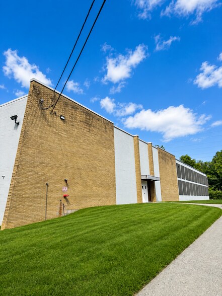 Primary Photo Of 1 Jori Ln, Cedar Knolls Warehouse For Lease