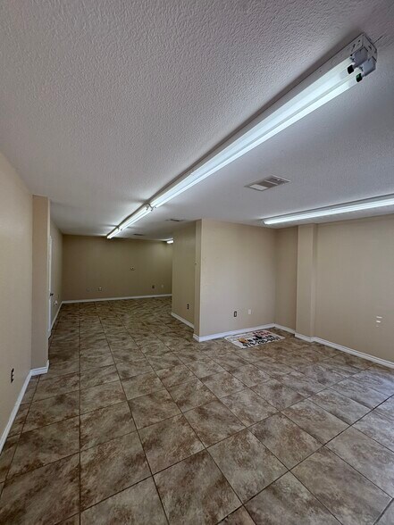 More Photos Of 1809 Yellowstone St, Freeport Warehouse For Lease