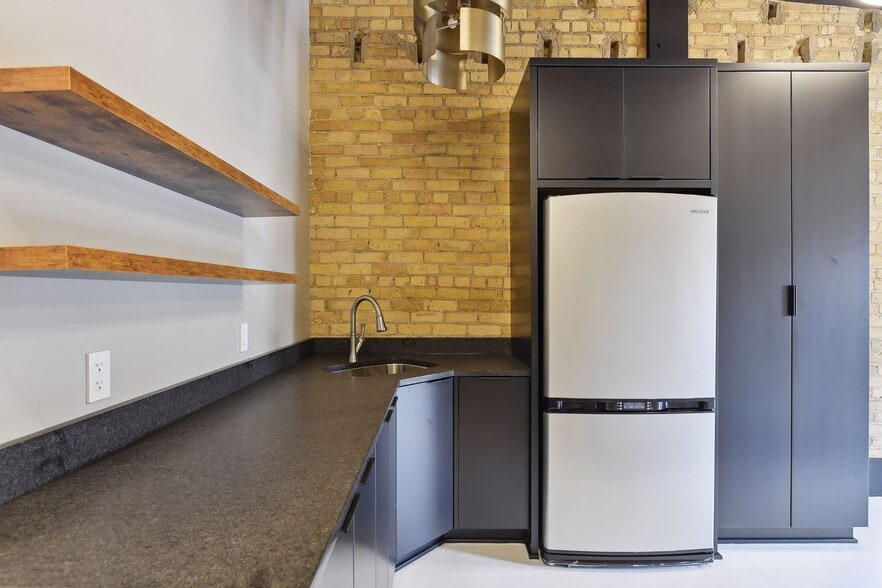 More Photos Of 244 Water St, Excelsior Storefront Retail Office For Lease