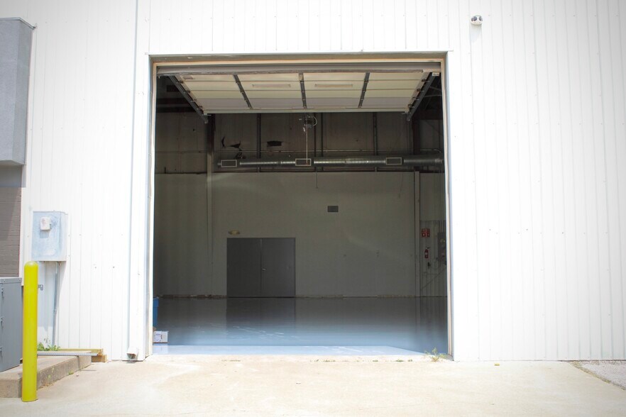 More Photos Of 4121 S 72nd Ave, Tulsa Service For Sale