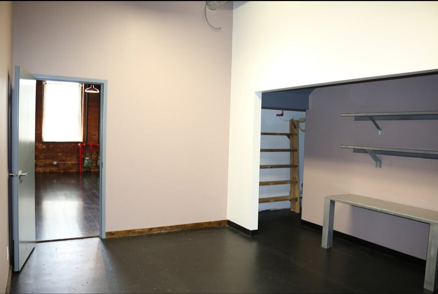 More Photos Of 3143 W 33rd St, Cleveland Loft Creative Space For Lease