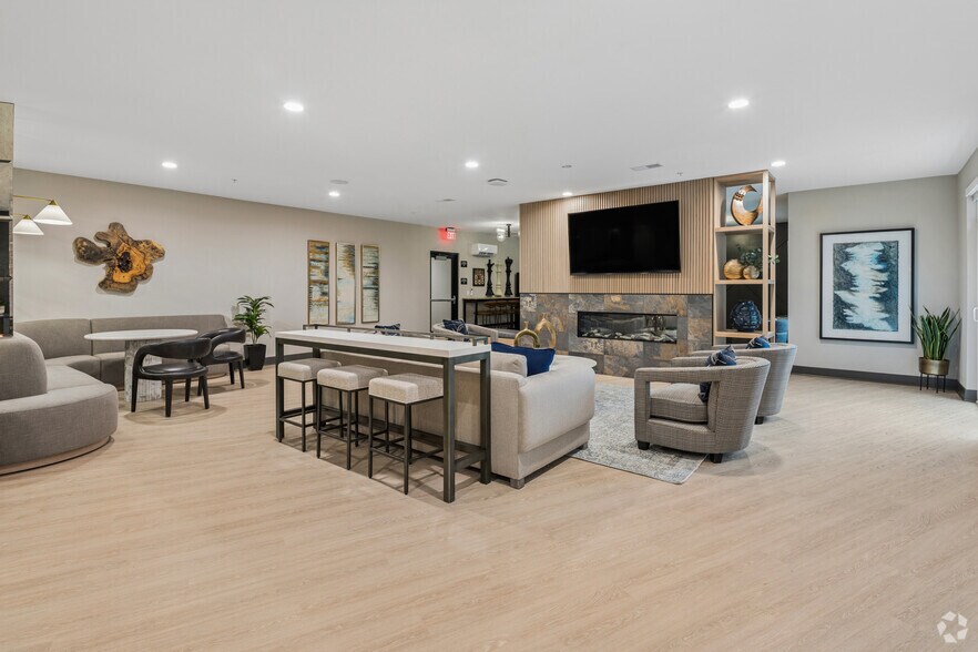 More Photos Of 1850 Glenview Rd, Glenview Apartments For Lease