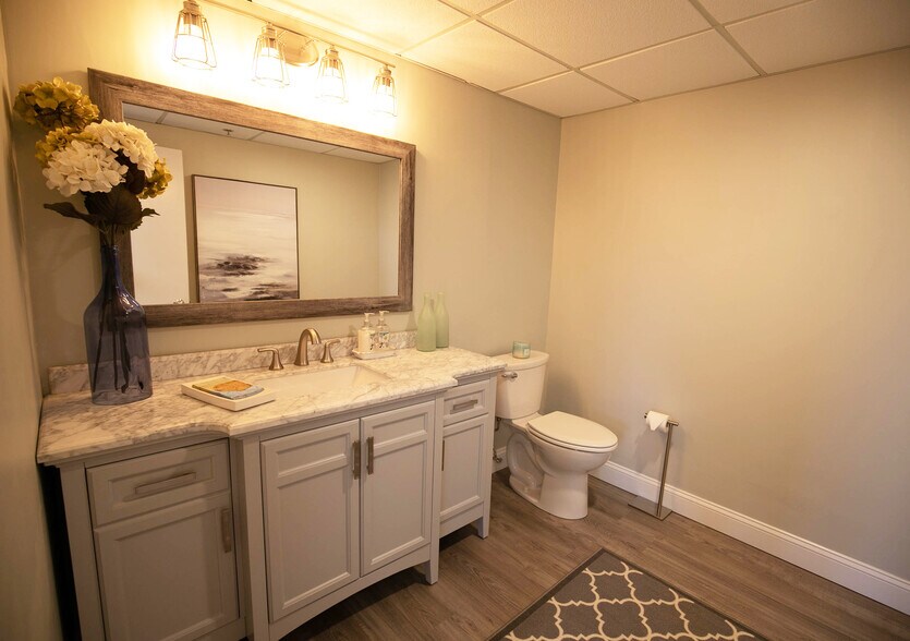 More Photos Of 205 Worcester Ct, Falmouth Loft Creative Space For Sale