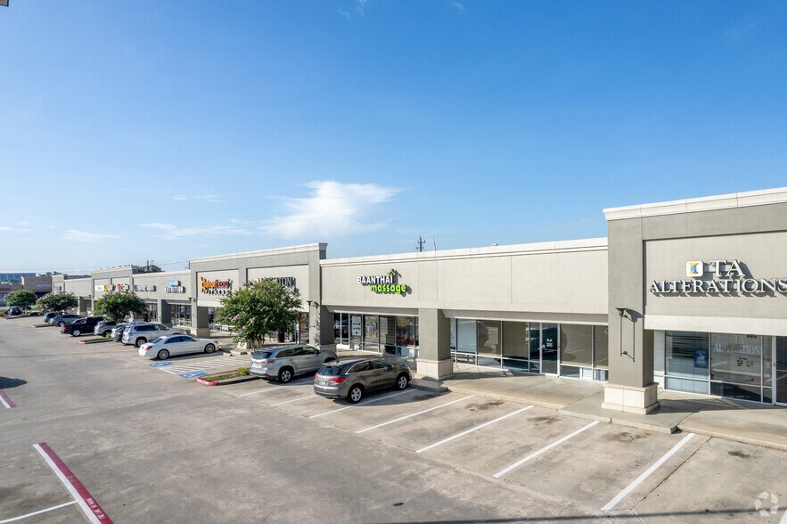 More Photos Of 100-160 W Bay Area Blvd, Webster General Retail For Sale