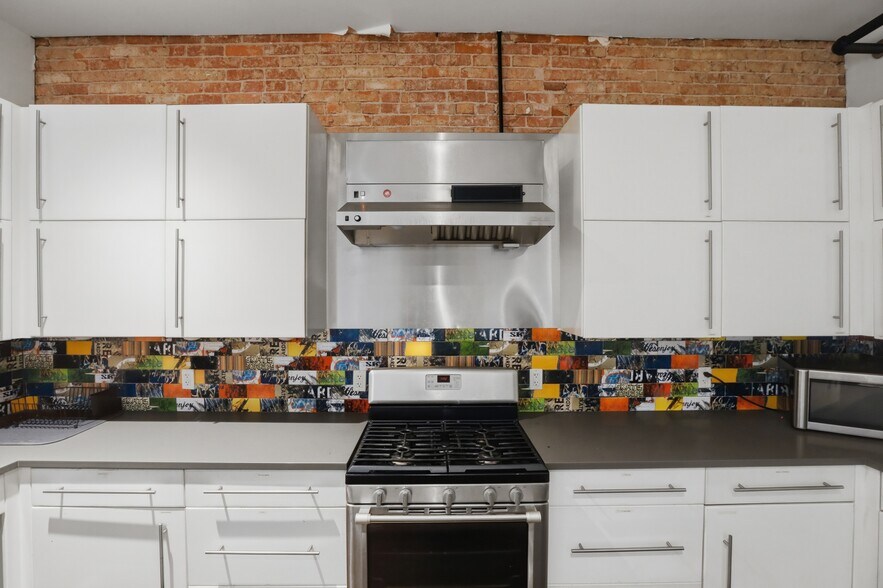 More Photos Of 122 E Randolph Ave, Enid Storefront Retail Residential For Sale