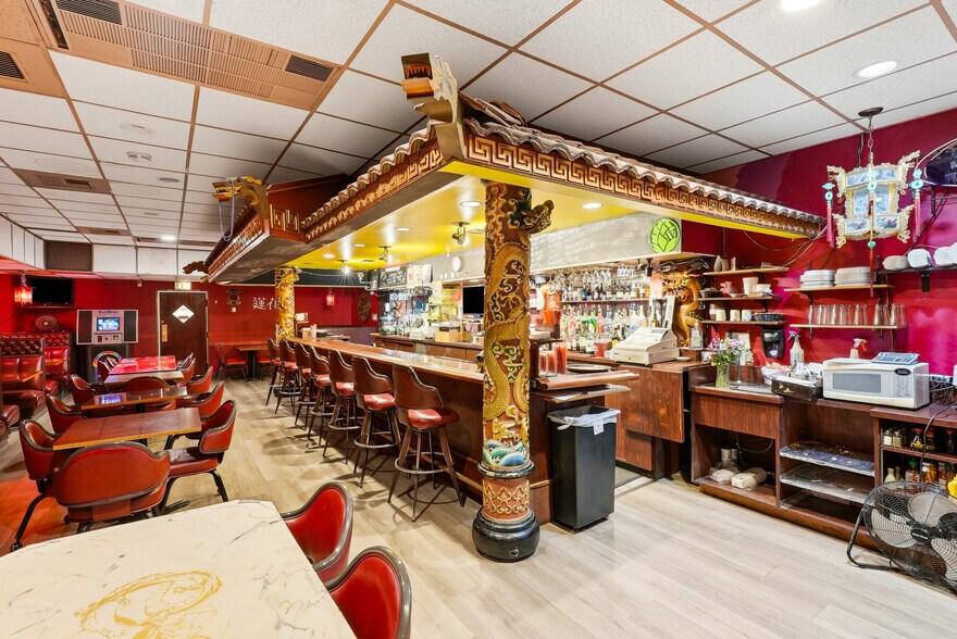 More Photos Of 9 S 1st St, Yakima Restaurant For Sale