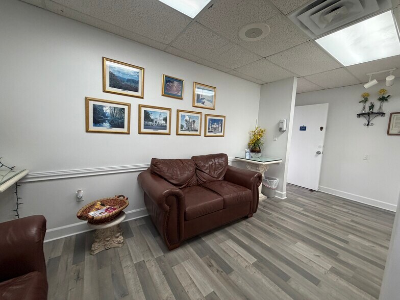 More Photos Of 600 NW 35th Ave, Miami Medical For Lease