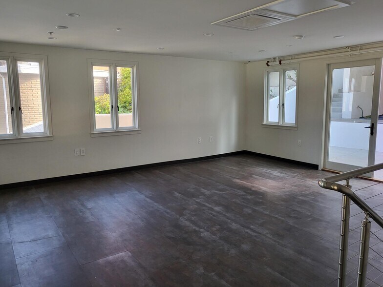 More Photos Of 658 S Coast Hwy, Laguna Beach Storefront Retail Residential For Lease