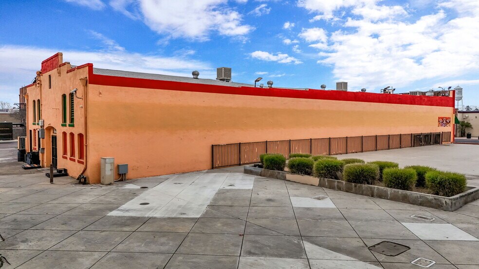 More Photos Of 217 S L St, Dinuba Freestanding For Sale