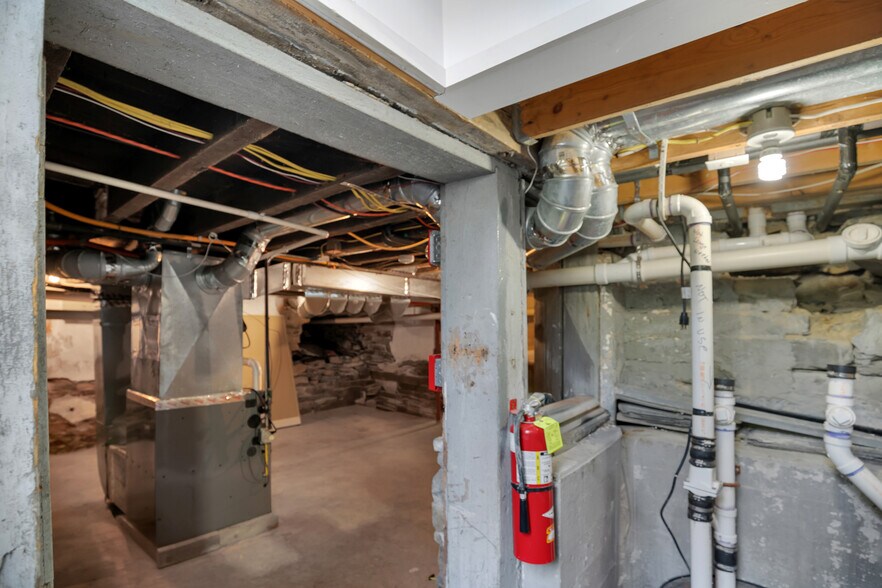 More Photos Of 1585 Rt-146, Rexford Office For Sale
