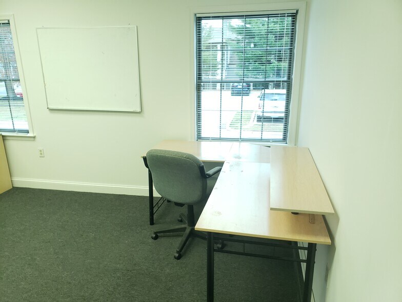 More Photos Of 1560-1570 McDaniel Dr, West Chester Office For Lease