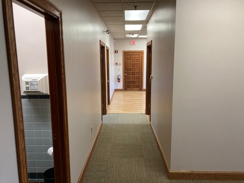 More Photos Of 200 Littleton Rd, Westford Office For Sale