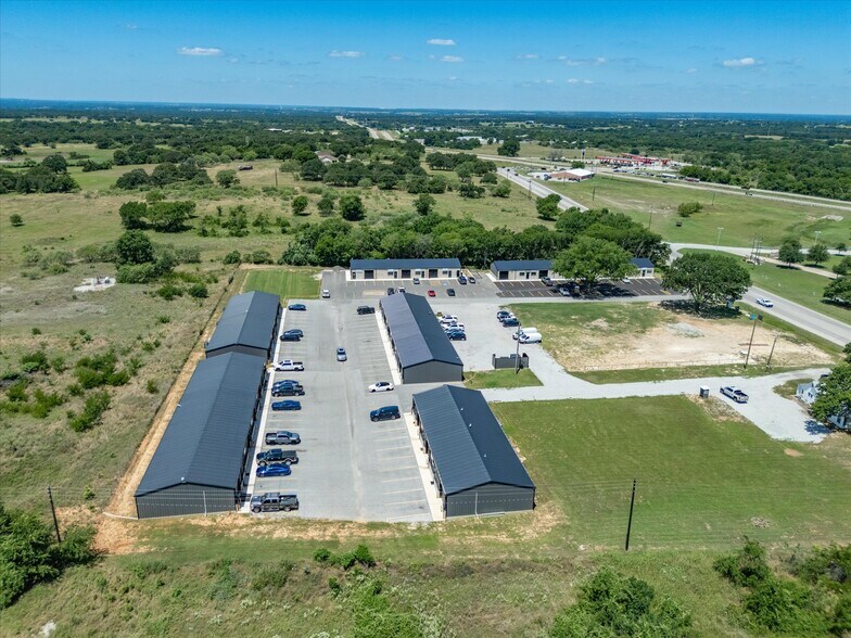 More Photos Of 200-225 West Side Dr, Decatur Light Distribution For Lease