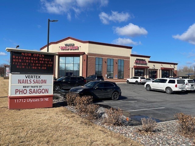 More Photos Of 11712 Ulysses St NE, Blaine Freestanding For Lease