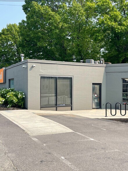 Primary Photo Of 24-26 Elliot St, Newton Freestanding For Lease