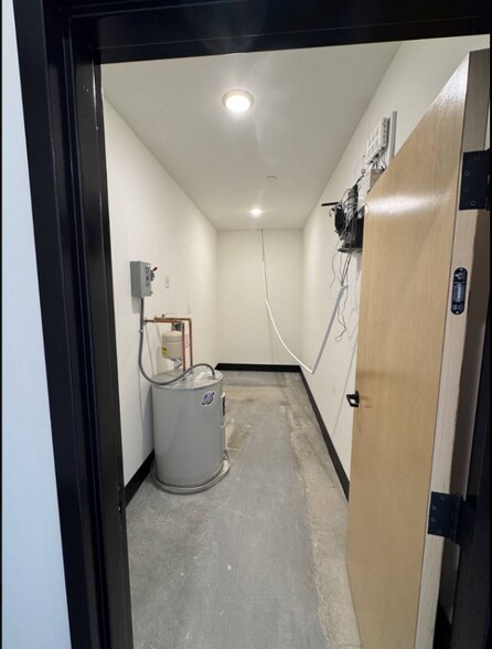 More Photos Of 1601 S Holtzclaw Ave, Chattanooga Office For Sale