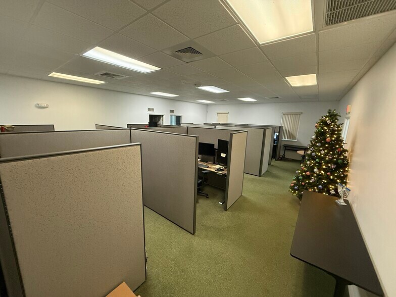 More Photos Of 100 La Costa Ln, Daytona Beach Office For Lease