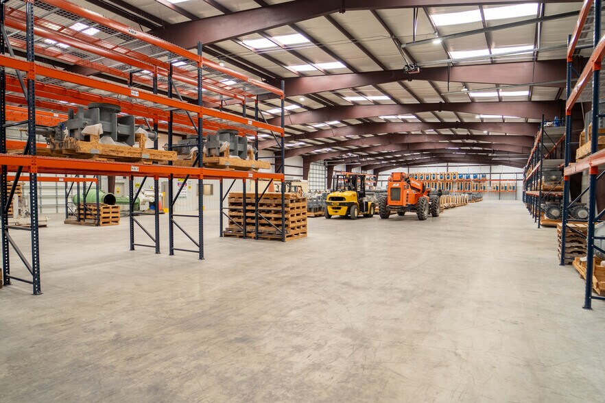 More Photos Of 236 Industrial Park Dr, Victoria Warehouse For Lease