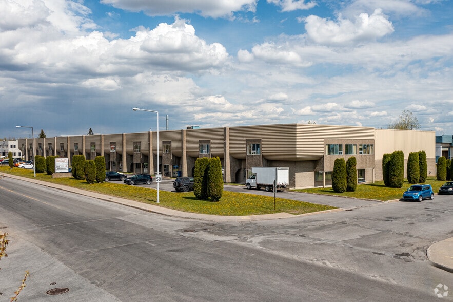 More Photos Of 2130-2154 Rue de la Province, Longueuil Warehouse For Sale