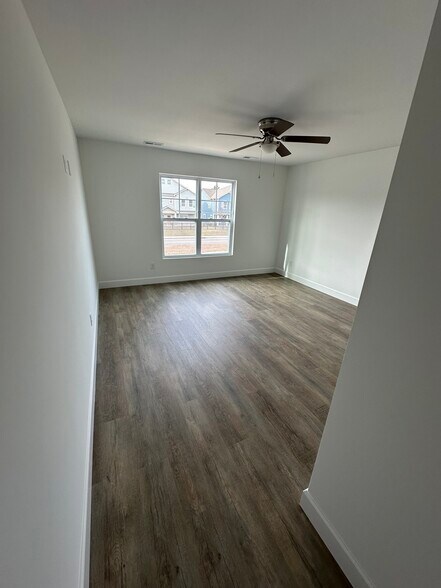 More Photos Of 4507 Greenway Ave, Wilmington Apartments For Sale