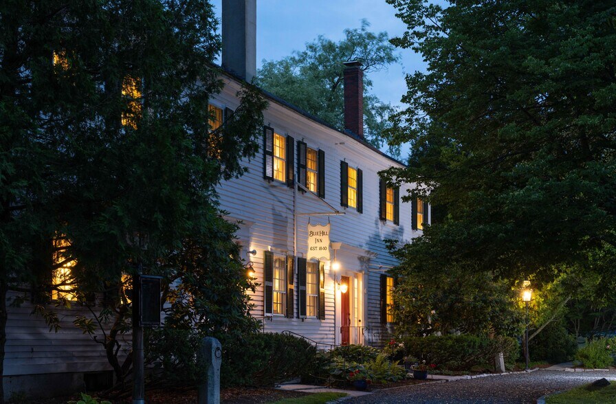More Photos Of 40 Union St, Blue Hill Hospitality For Sale