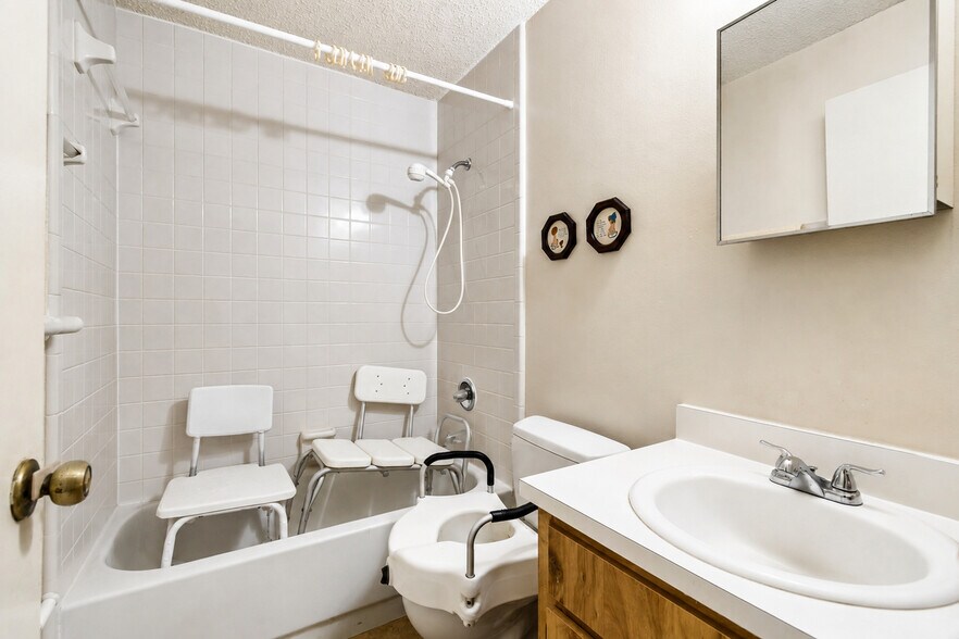 More Photos Of 3132 Bloomingdale Villas Ct, Brandon Apartments For Sale