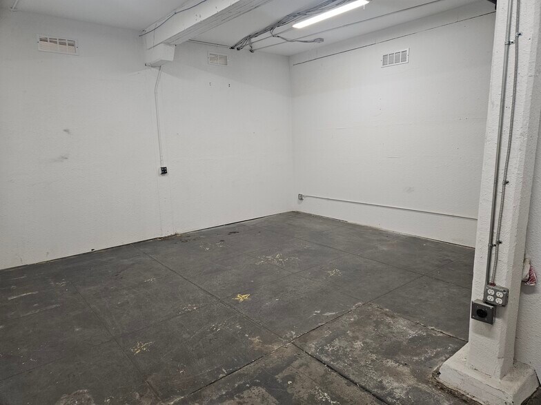 More Photos Of 260 N Petaluma Blvd, Petaluma Storefront Retail Office For Lease