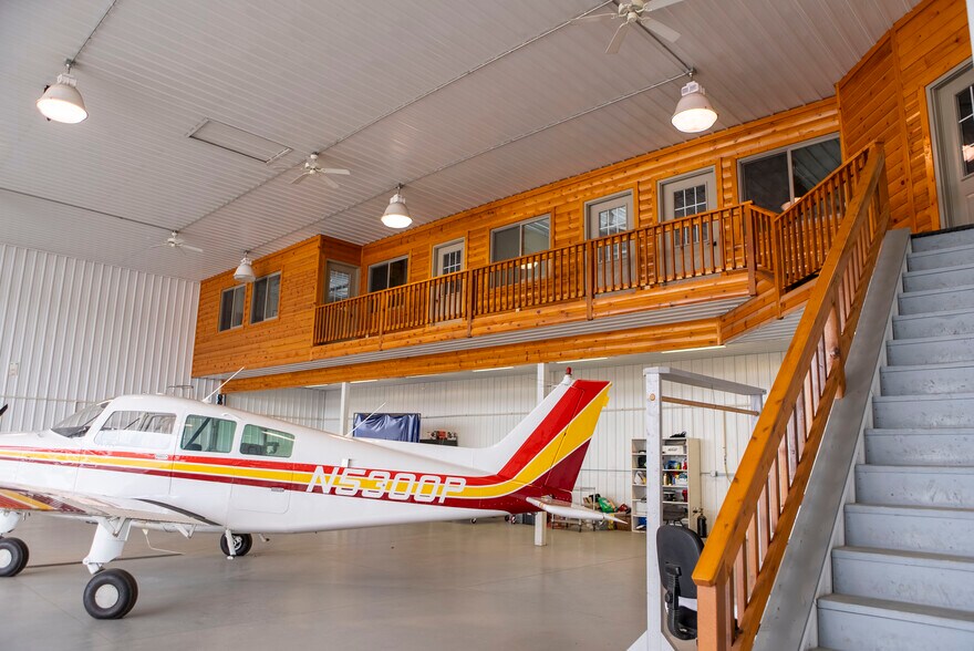 More Photos Of 24226 Lone Pine Rd, Hinckley Airport For Sale