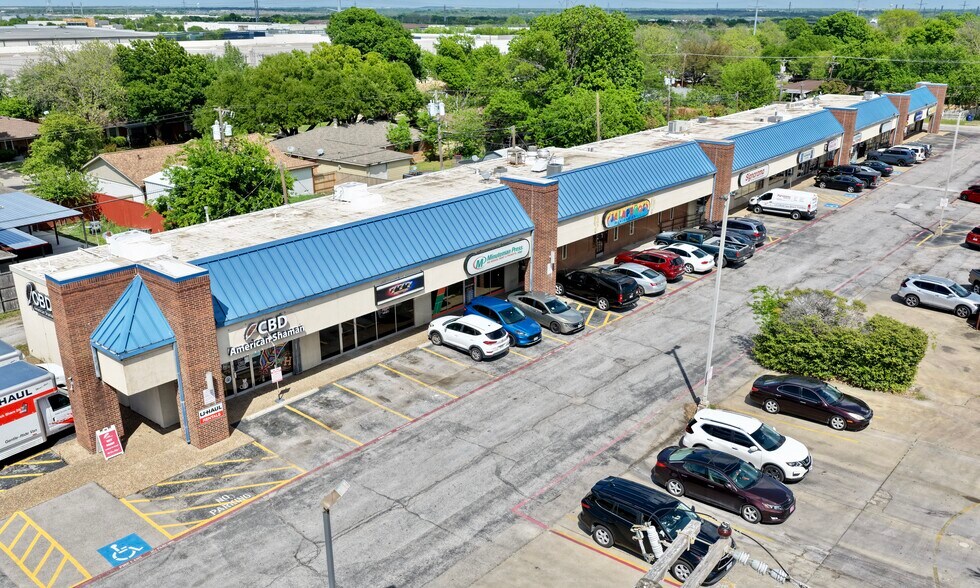 More Photos Of 1500-1502 W University Dr, McKinney Unknown For Lease