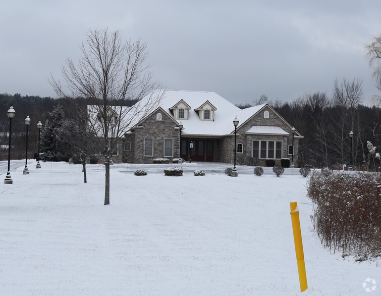 More Photos Of 1266 Duanesburg Rd, Schenectady Office For Lease