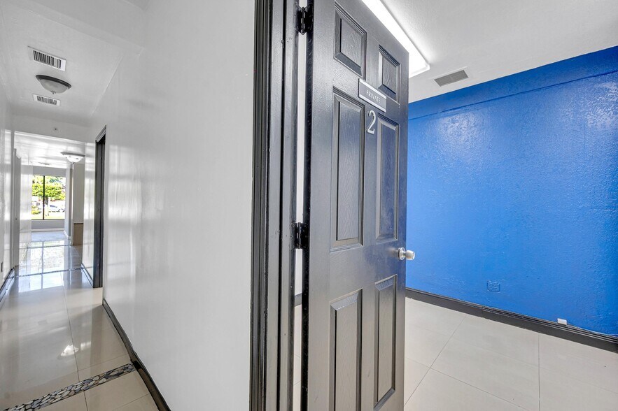 More Photos Of 4720-4796 NW 167th St, Miami Gardens Storefront Retail Office For Lease