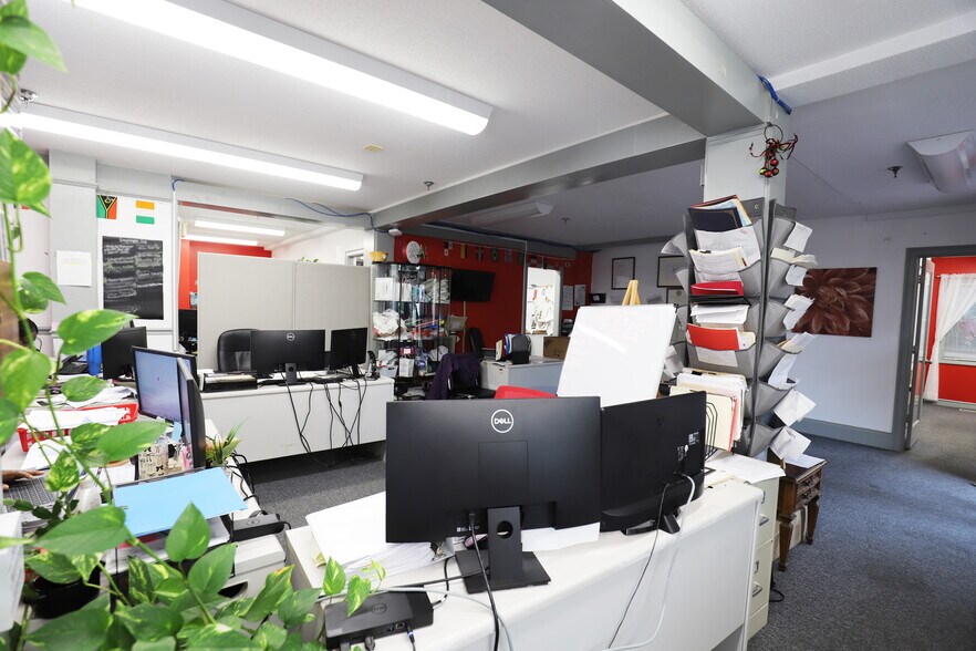 More Photos Of 80 Davis Straits, Falmouth Storefront Retail Office For Lease