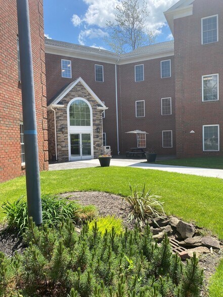 More Photos Of 215 Ridgedale Ave, Florham Park Office For Lease