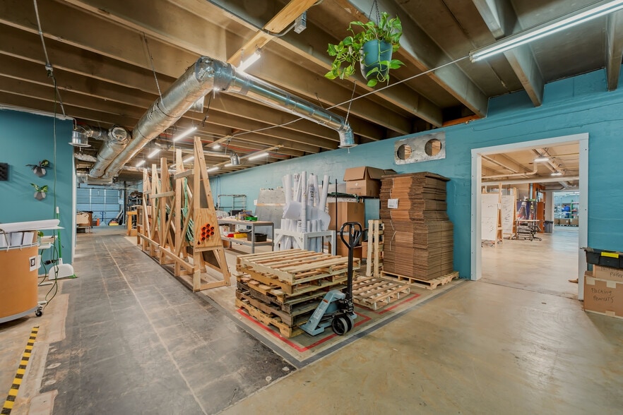 More Photos Of 303-311 E Anderson Ave, Knoxville Warehouse For Lease