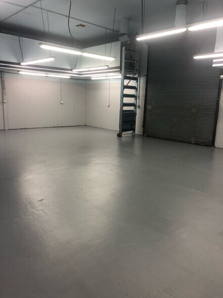 More Photos Of 2217 E Main St, Mesa Freestanding For Lease